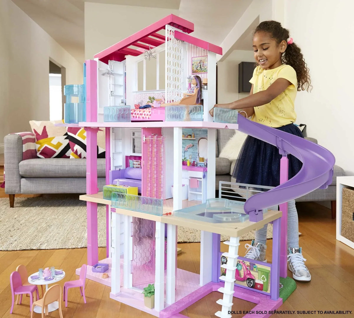 Barbie DreamHouse Dollhouse with elevator, pool, lighting and over 70 accessories C 3-story playset